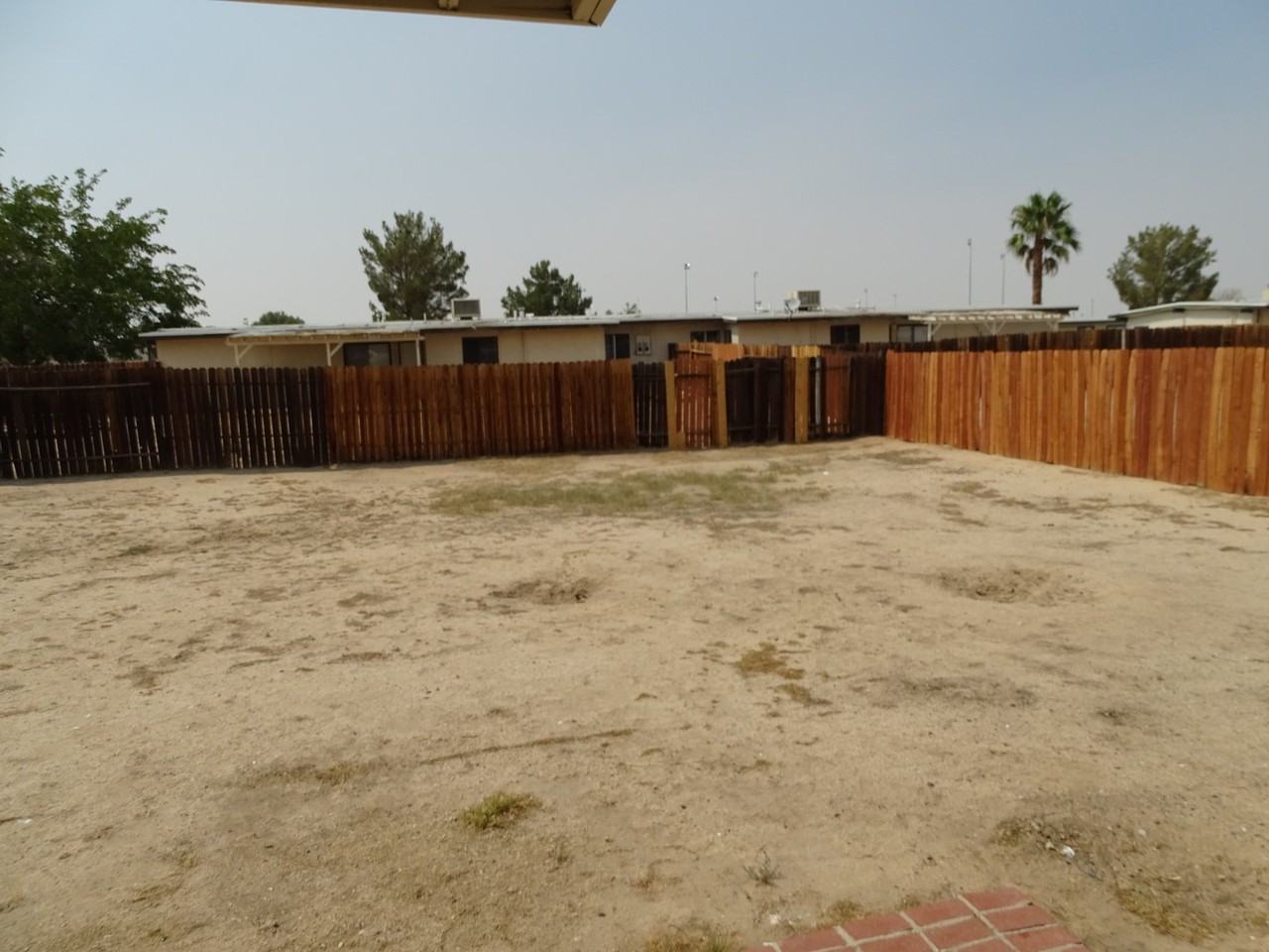 437 Oasis Dr - Photo 4 of 14