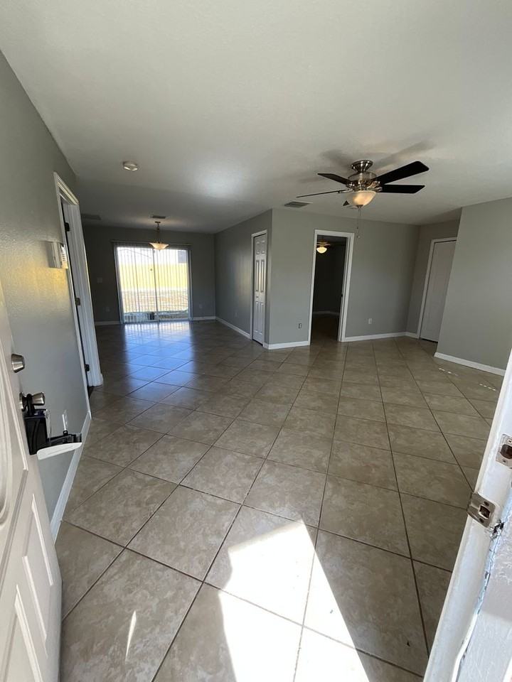 260 Grouper Ct - Photo 3 of 18