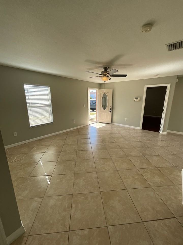 260 Grouper Ct - Photo 5 of 18