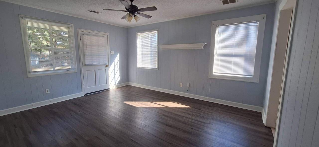 4095 Wales Ave - Photo 2 of 7