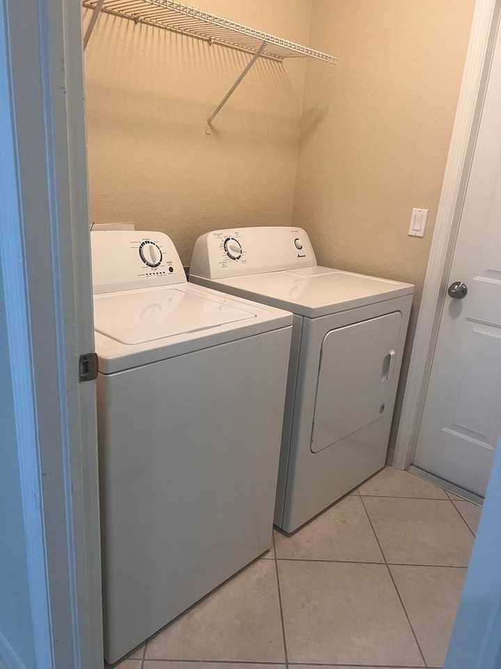 1001 Sw 35th Ter - Photo 6 of 12