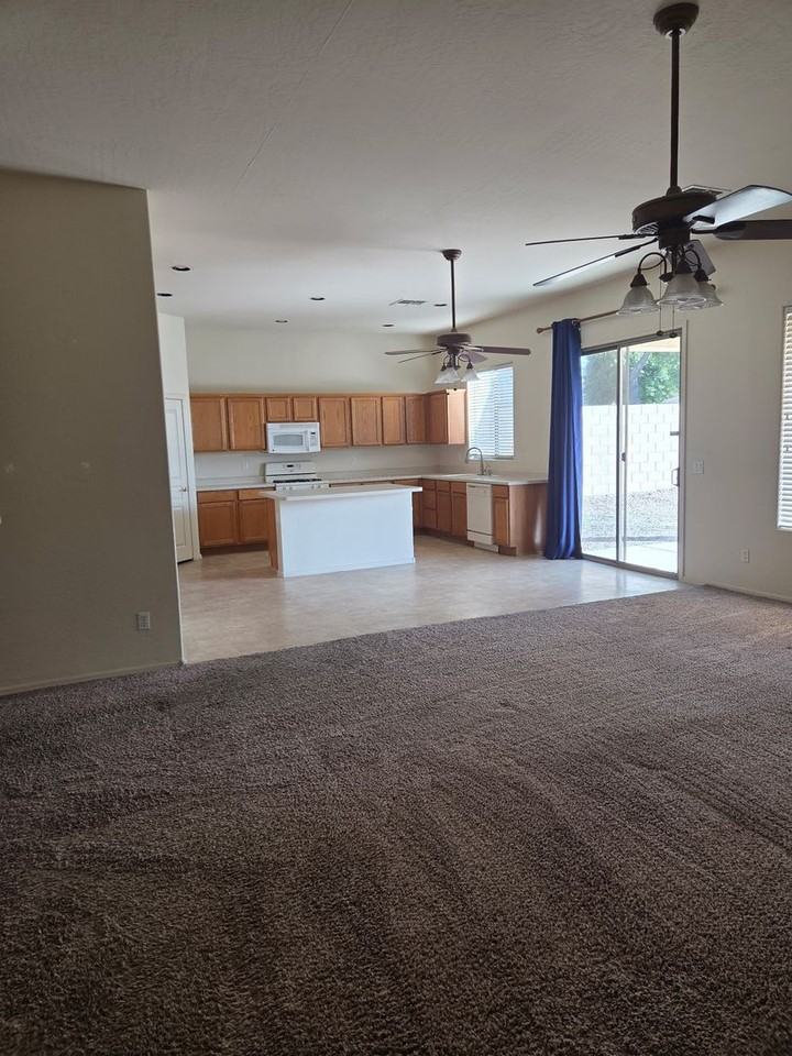10413 E Los Lagos Vista Ave - Photo 2 of 6