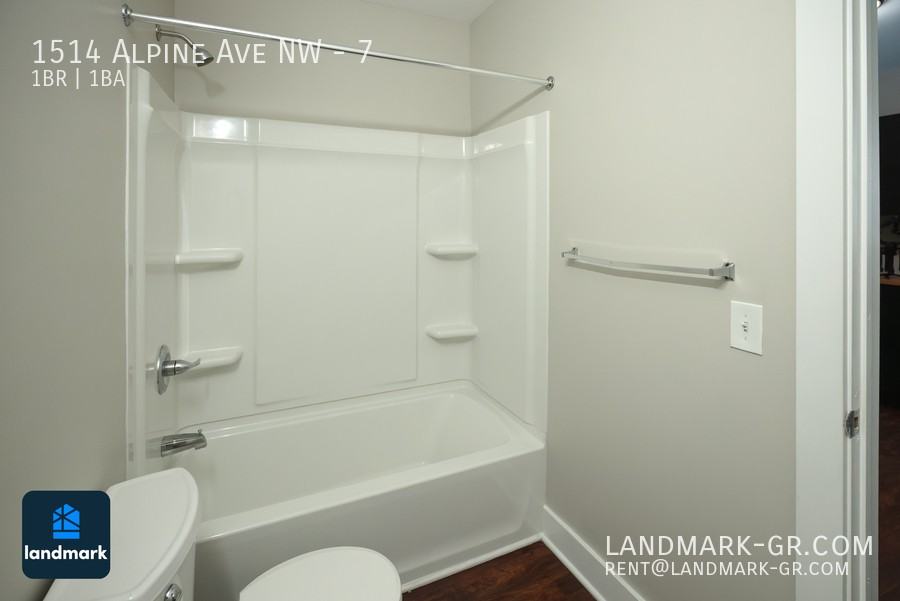 1514 Alpine Ave Nw #7 - Photo 7 of 16