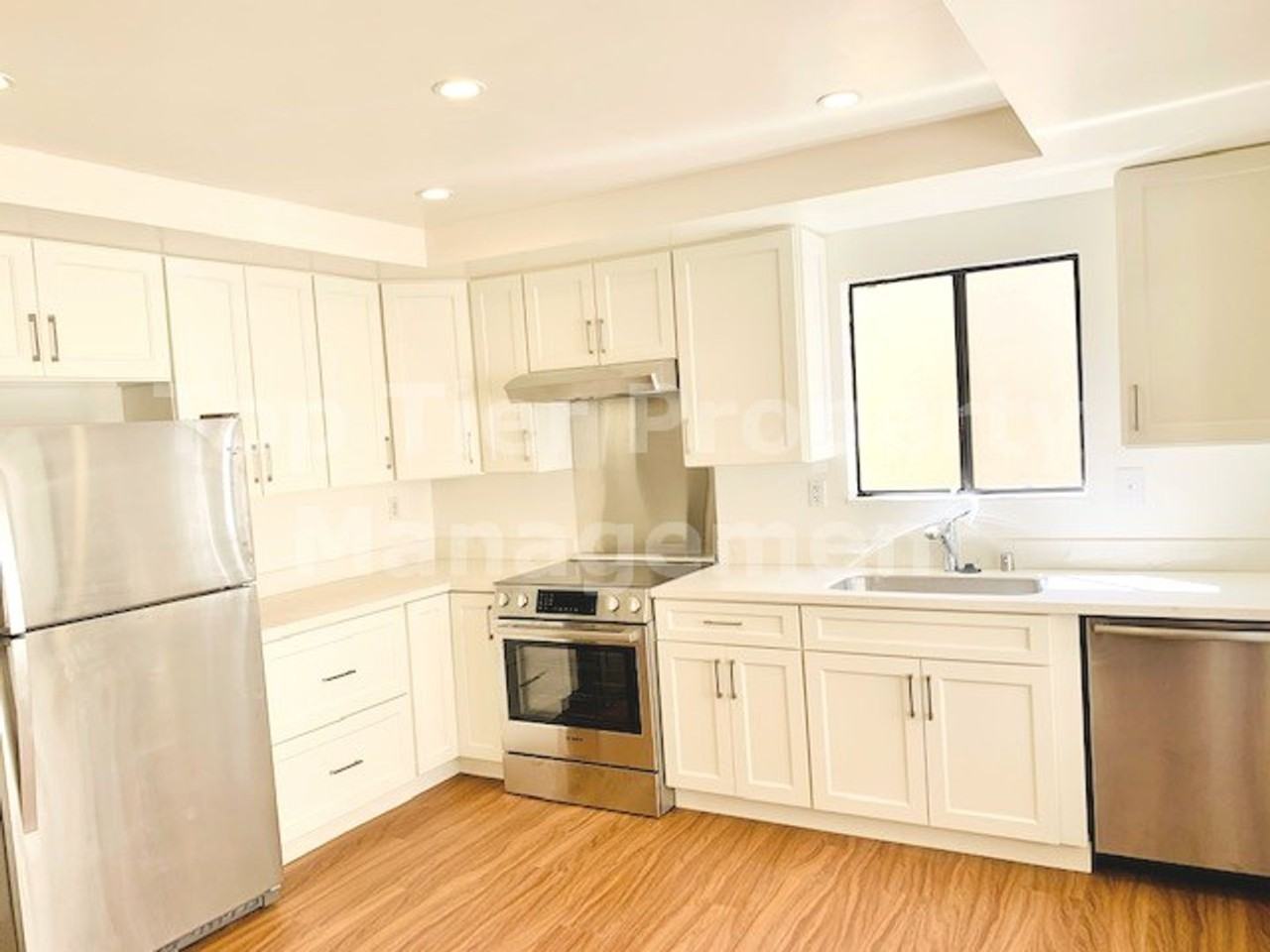 135 Northcreek Cir - Photo 3 of 17