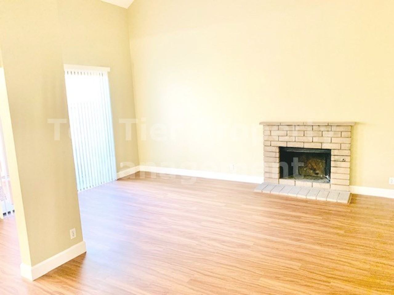 135 Northcreek Cir - Photo 5 of 17