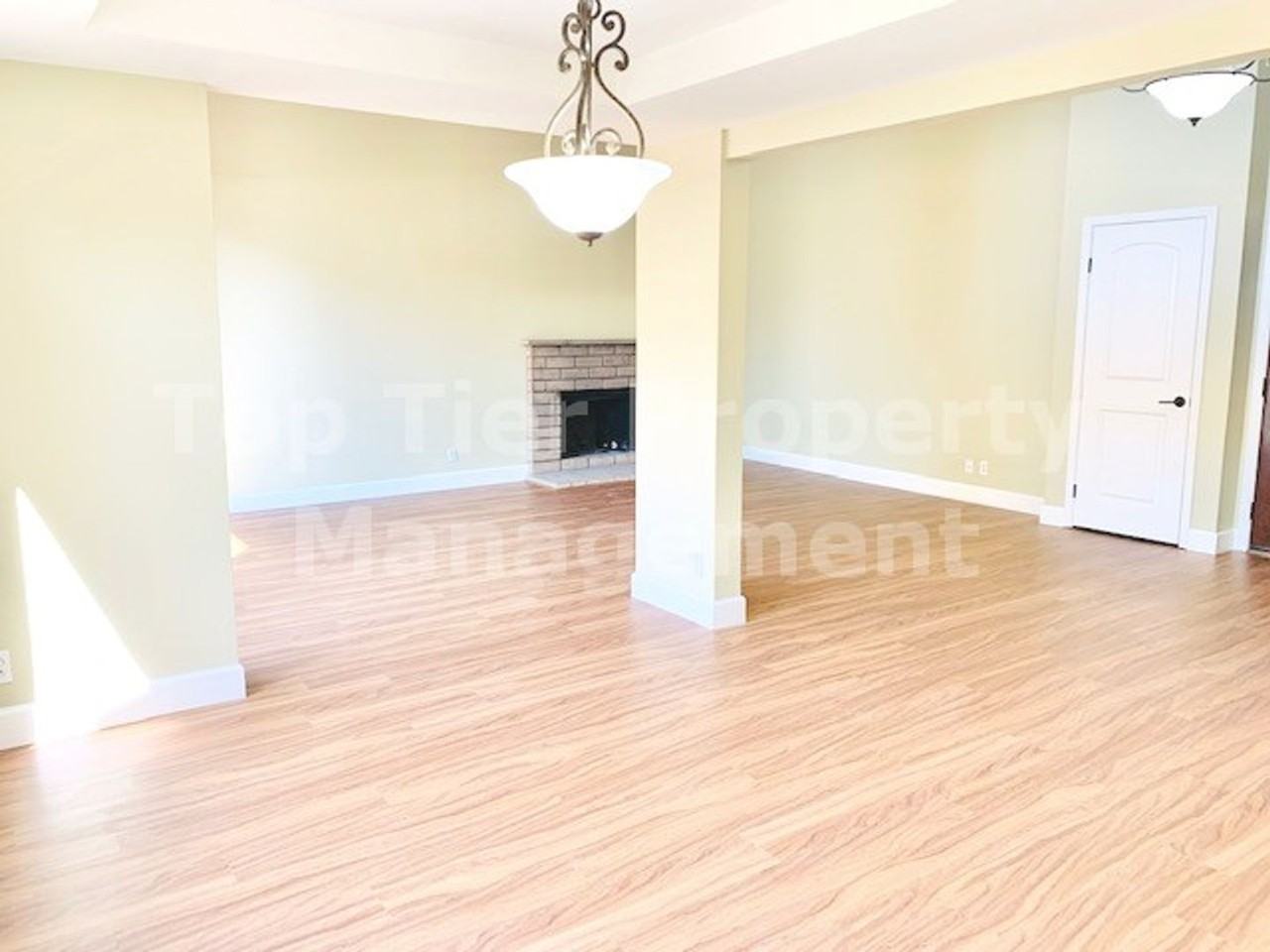 135 Northcreek Cir - Photo 7 of 17