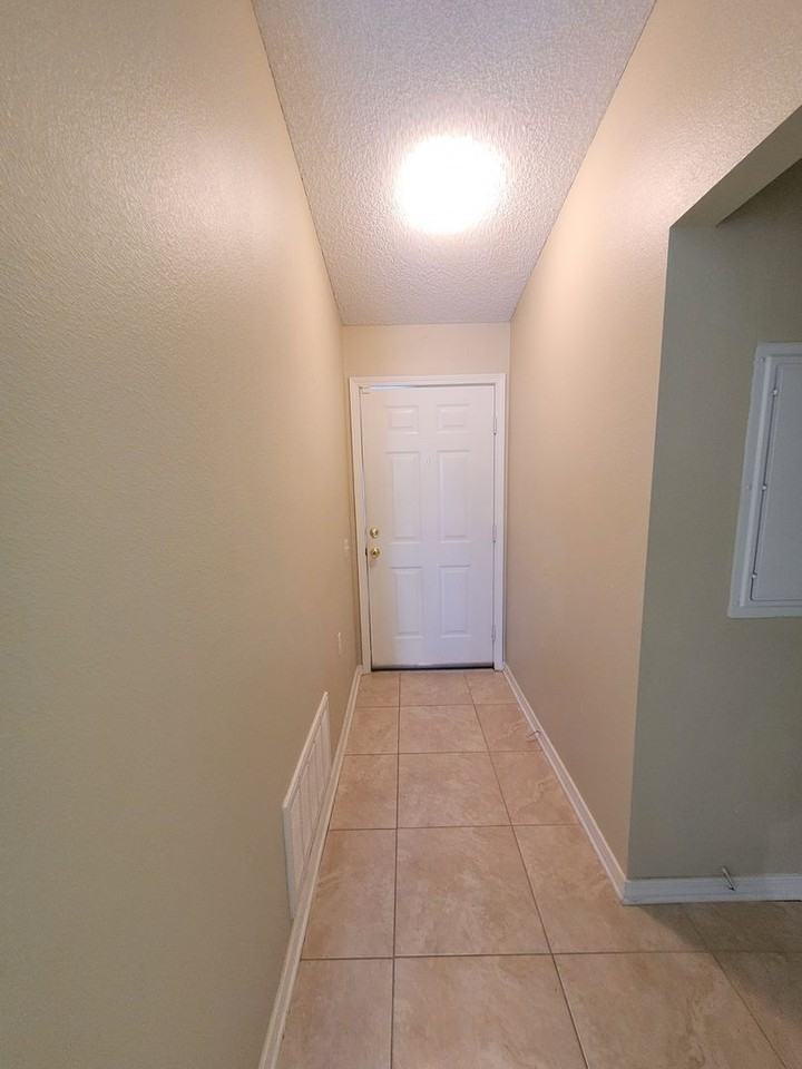 8158 Heirloom Dr - Photo 5 of 23