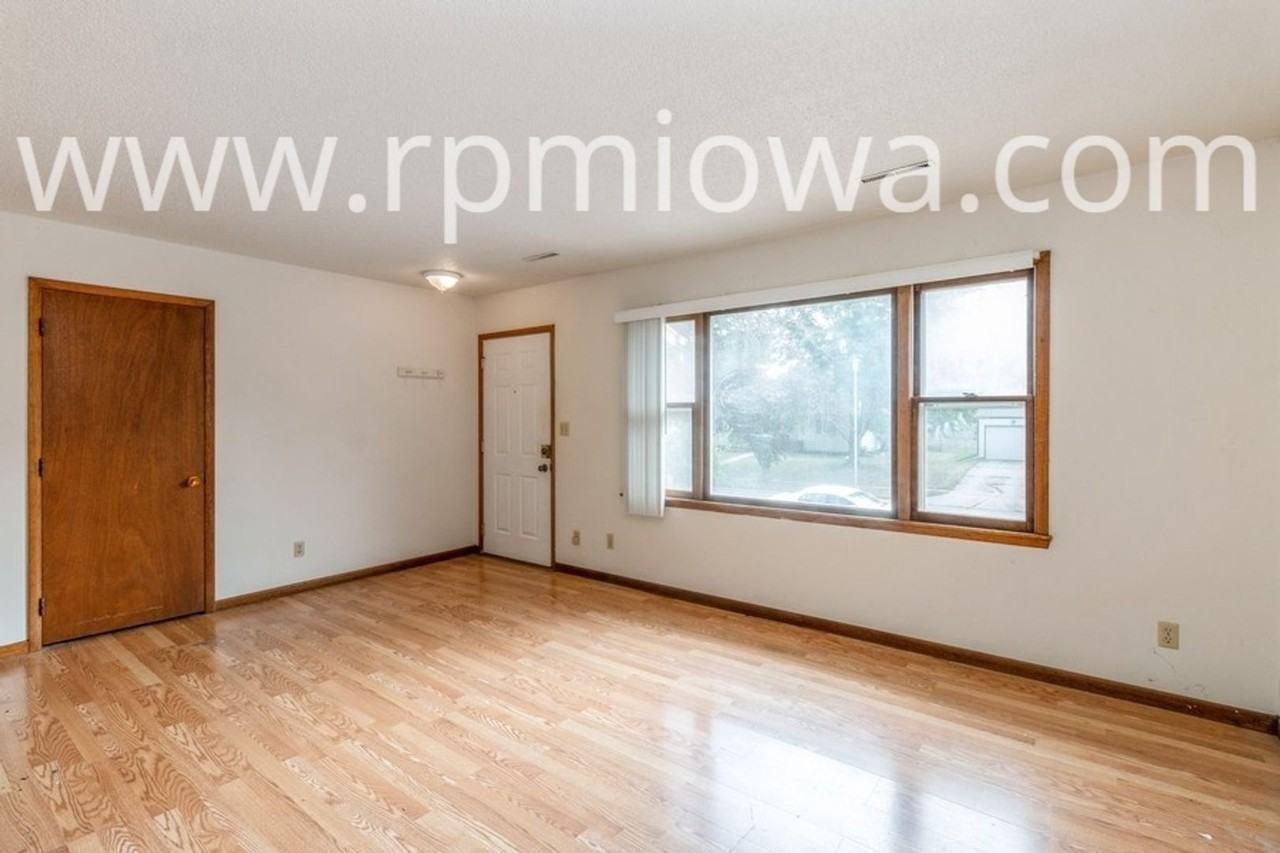 209 Todd Cir - Photo 2 of 16