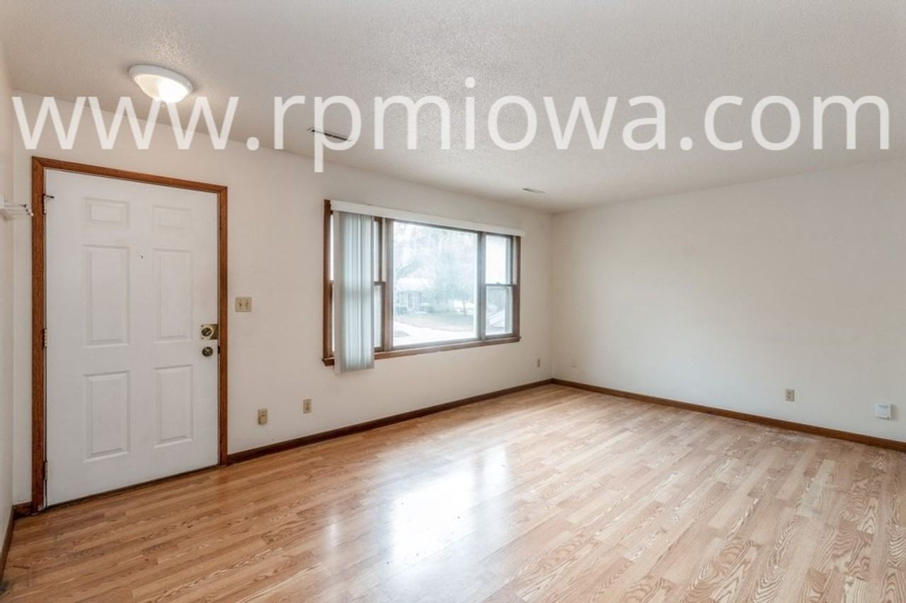 209 Todd Cir - Photo 3 of 16