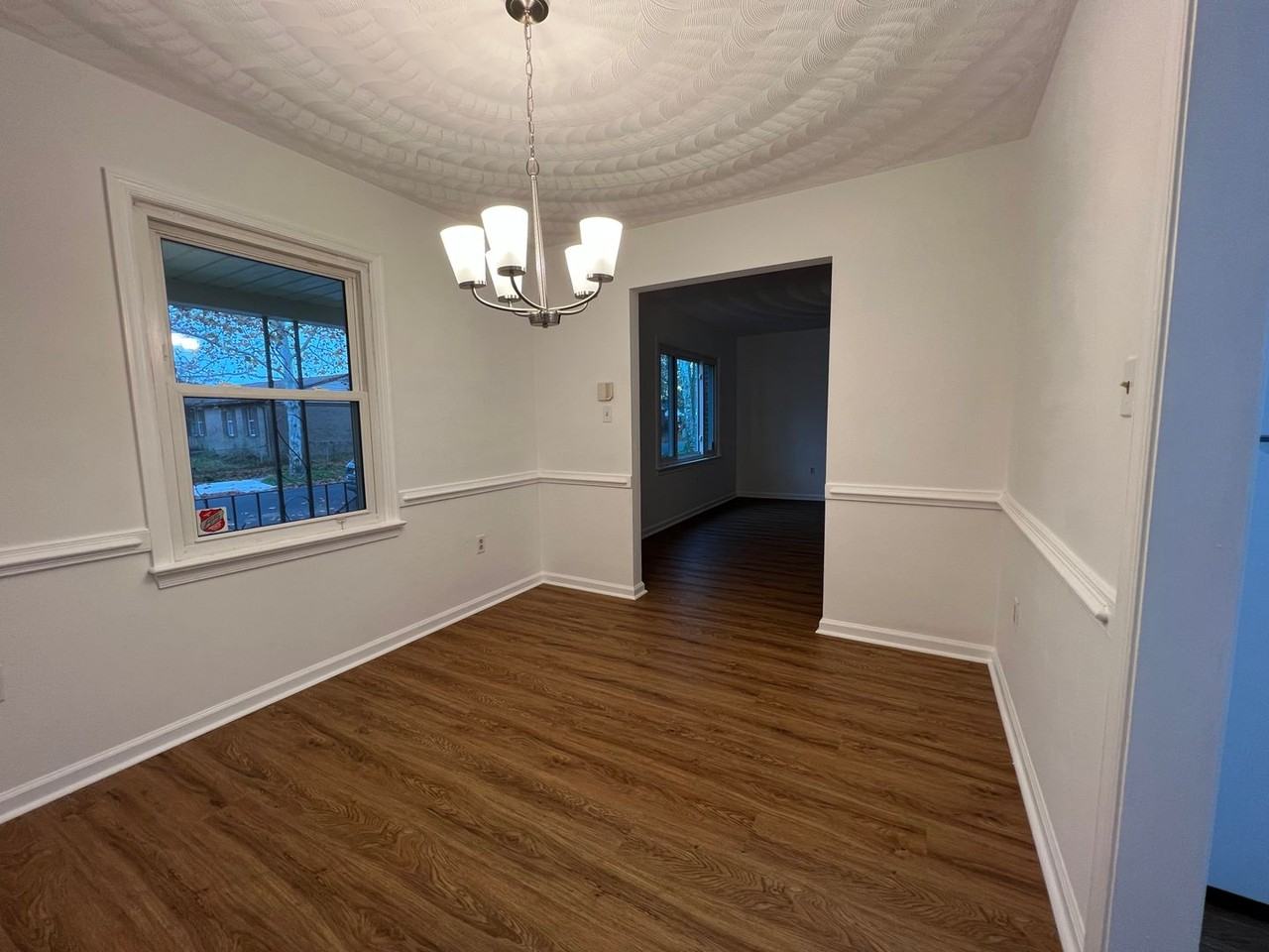 545 Louisa St - Photo 5 of 15