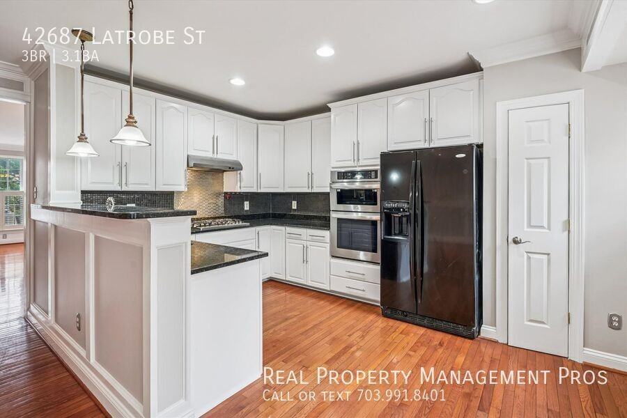 42687 Latrobe St - Photo 2 of 46