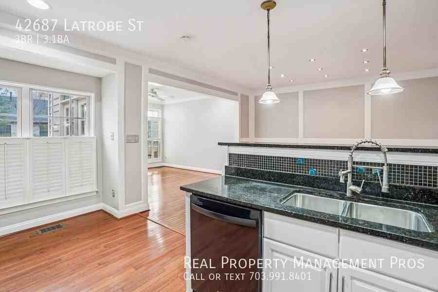 42687 Latrobe St - Photo 4 of 46