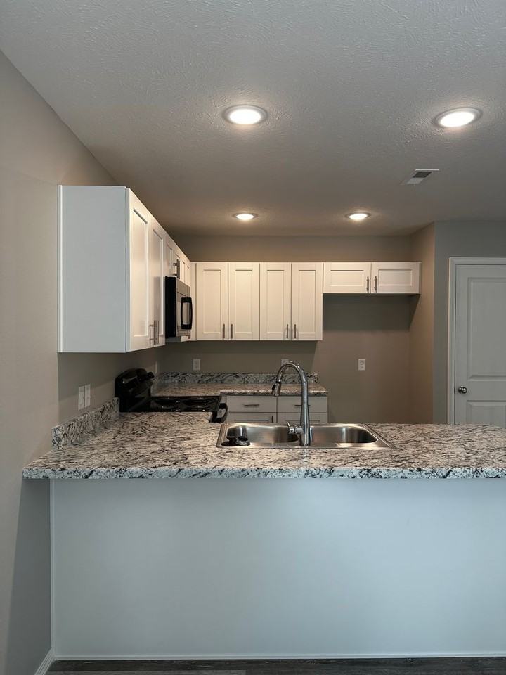 1286 S Westbury Dr - Photo 3 of 16