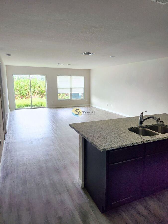 6164 Allied Ct - Photo 4 of 15