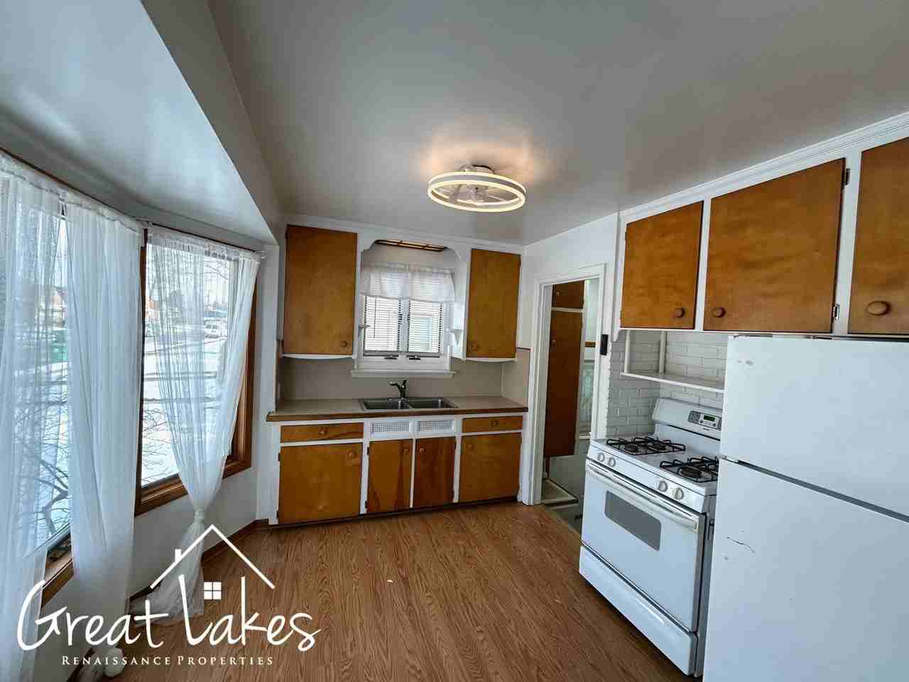 16206 Forest Ave - Photo 7 of 11