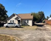 1017 Pioneer Ave - Photo 1 of 1