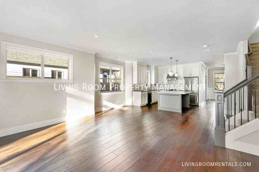 2626 N Winchell St - Photo 2 of 16