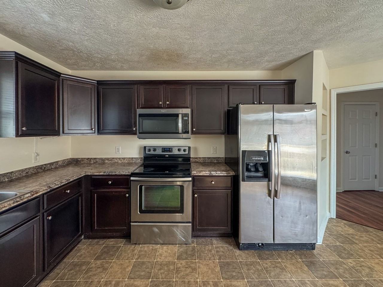 3560 Hastings Dr - Photo 4 of 16