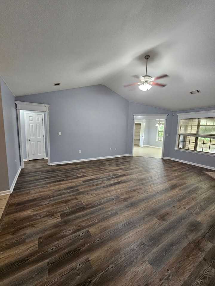 234 Autumnwood Dr - Photo 3 of 33