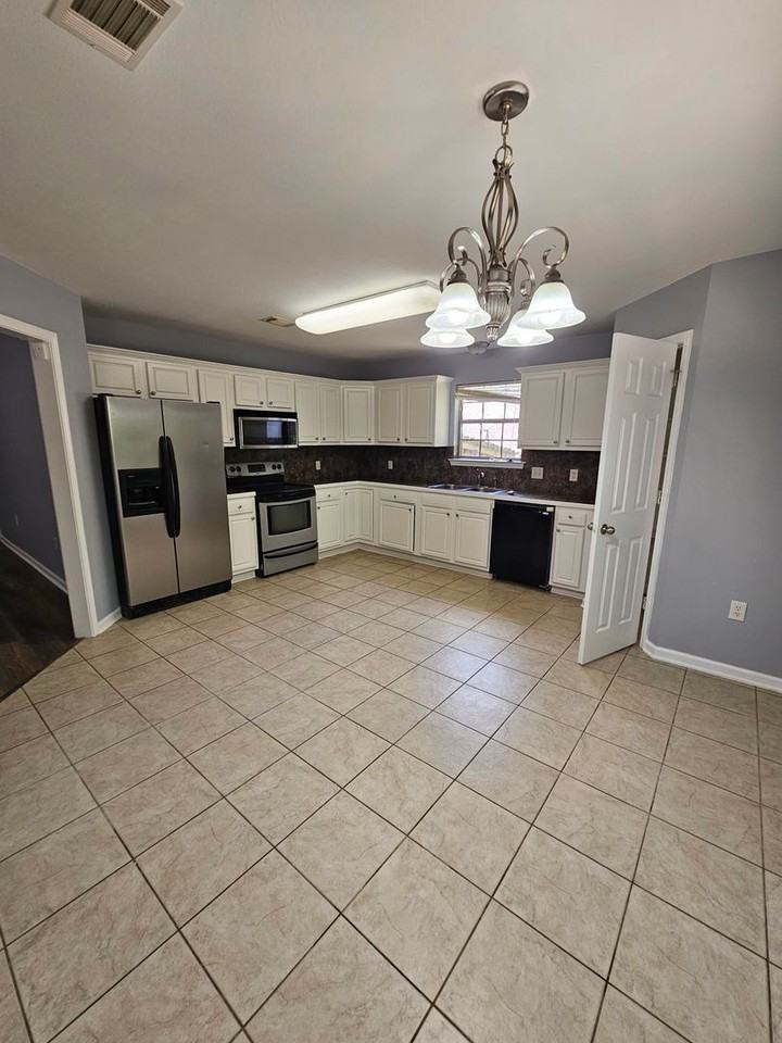 234 Autumnwood Dr - Photo 7 of 33