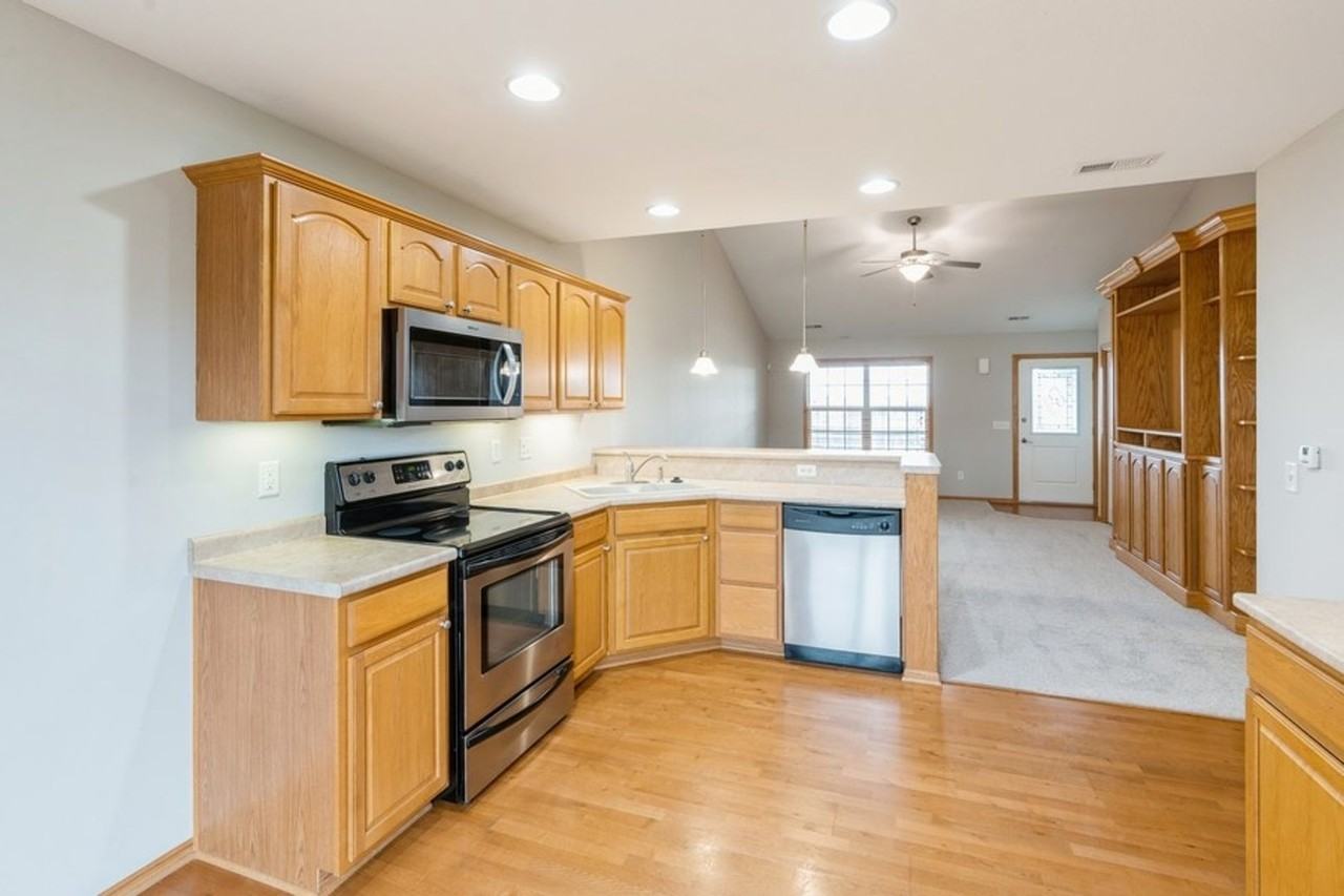 425 W Wright Rd - Photo 4 of 16