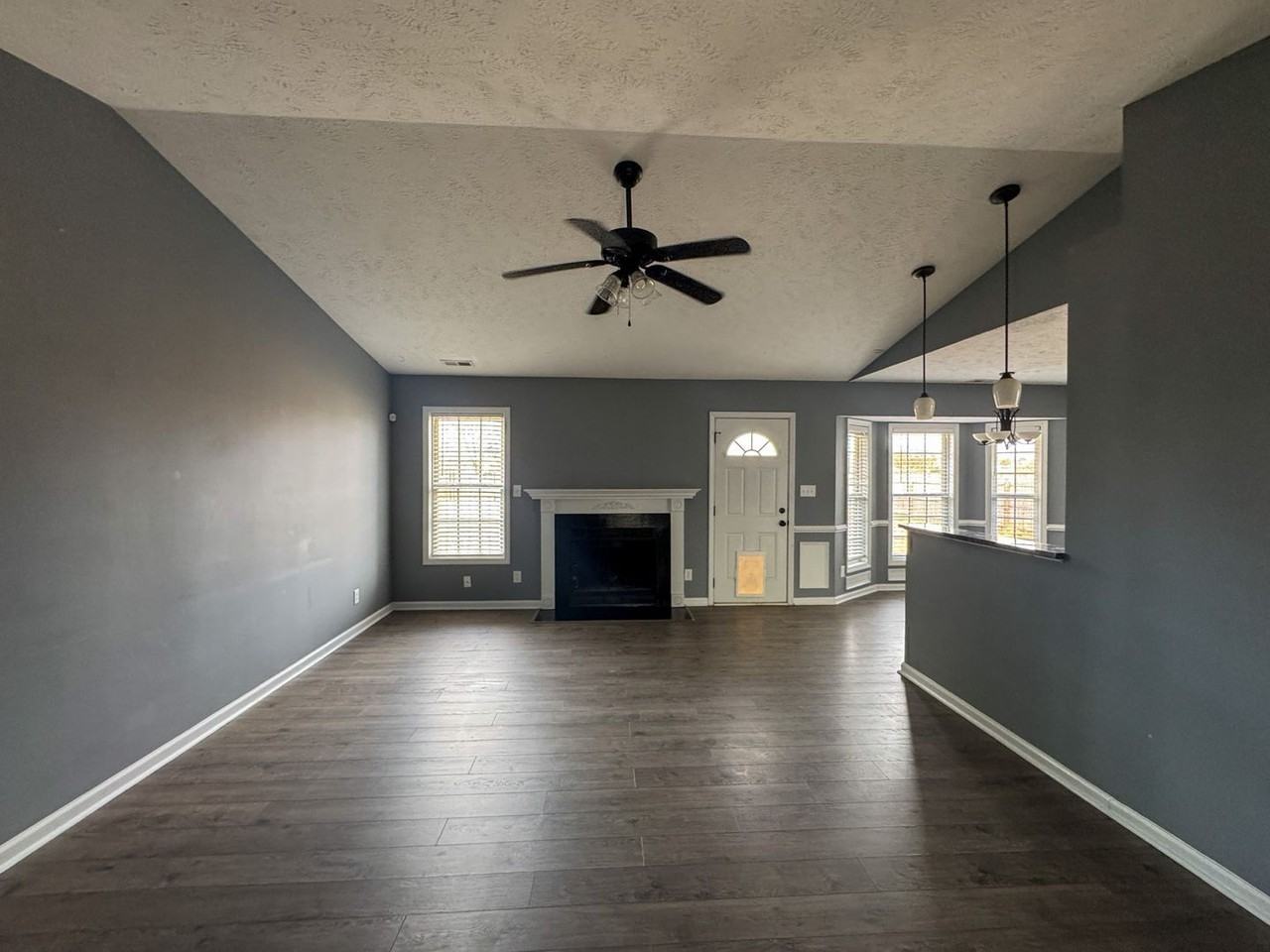 205 Buckeye Dr - Photo 2 of 18