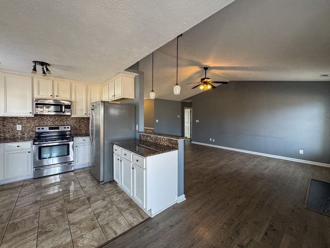 205 Buckeye Dr - Photo 6 of 18