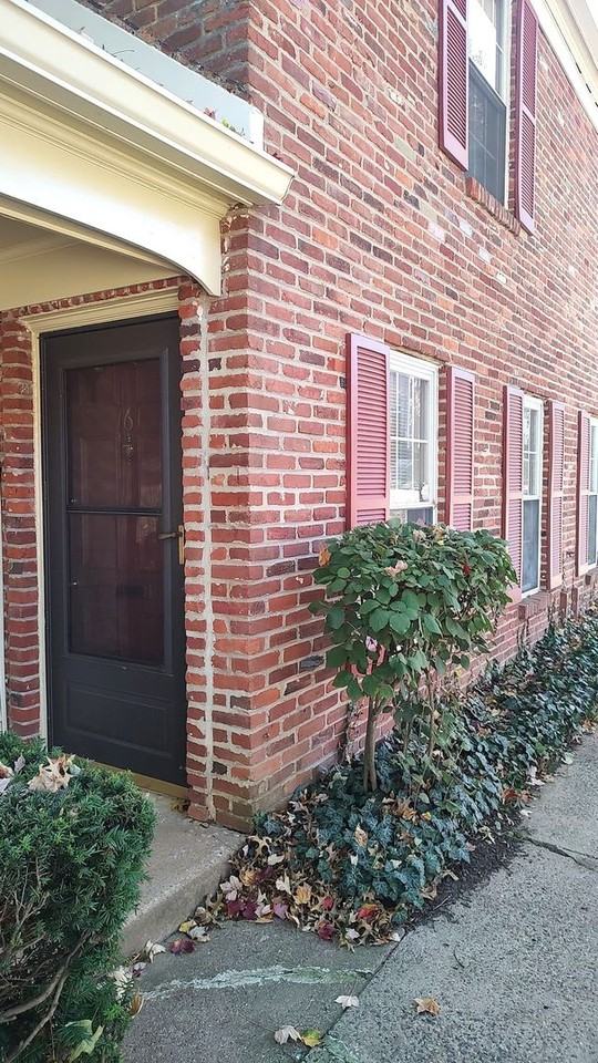 161 Ardwick Ter - Photo 3 of 16