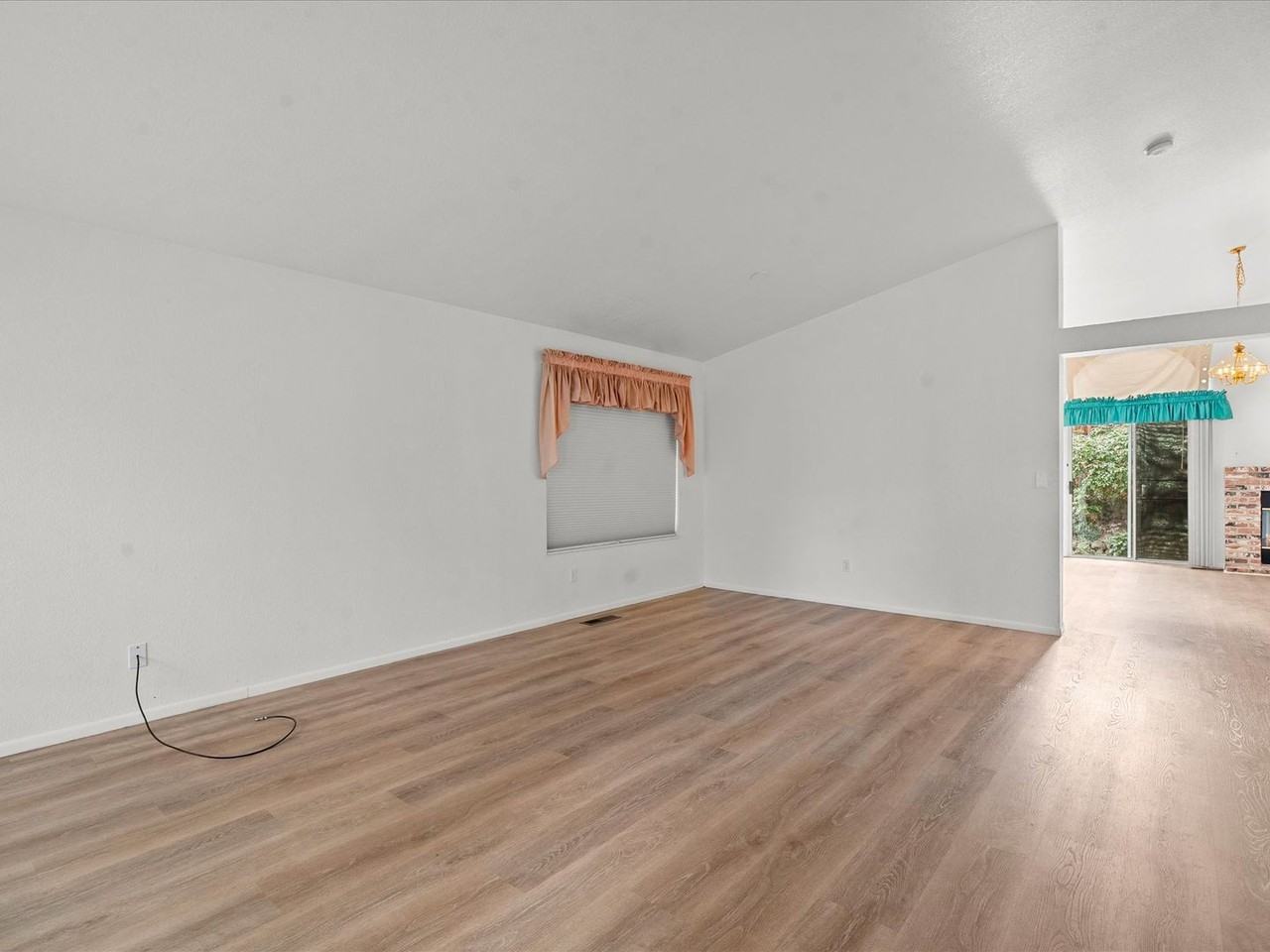 6165 Greenbrook Dr - Photo 5 of 42