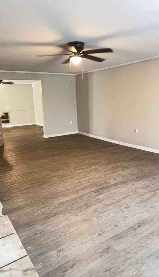 902 Adams St - Photo 3 of 9