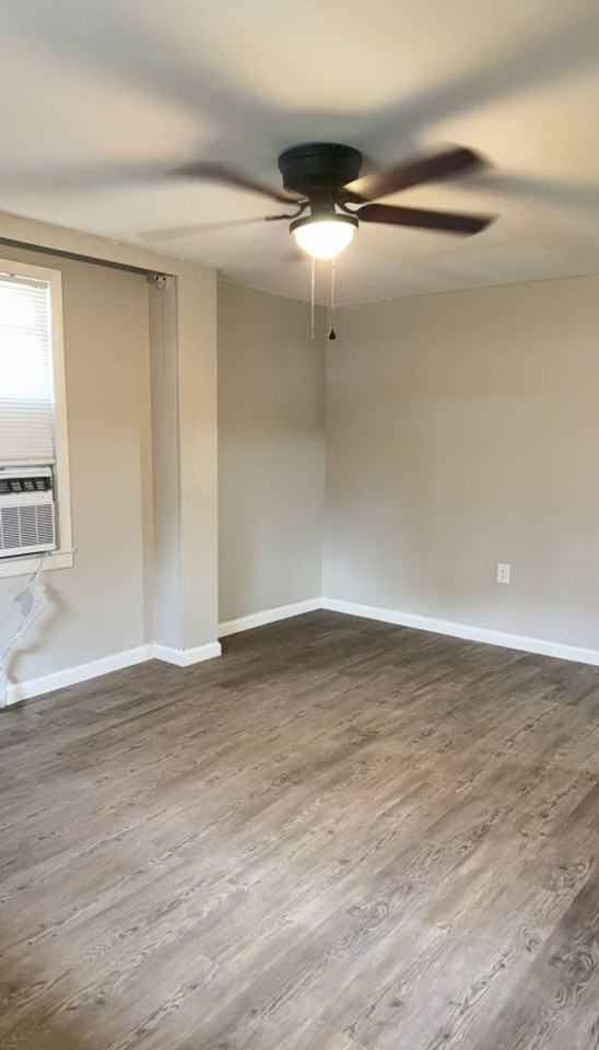 902 Adams St - Photo 5 of 9