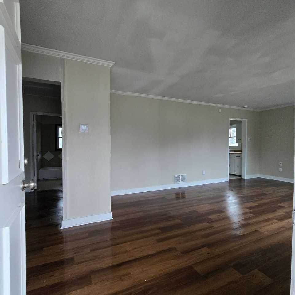 784 Cherokee Ave - Photo 4 of 10