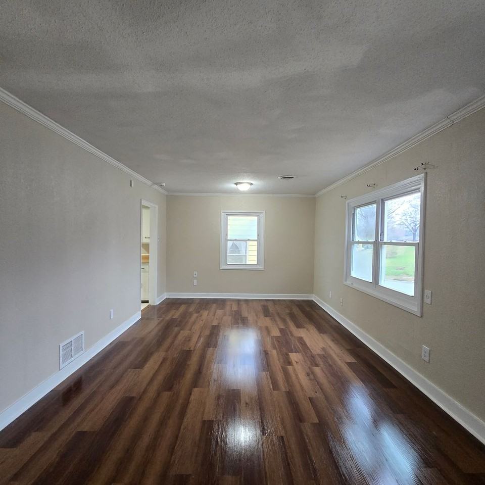 784 Cherokee Ave - Photo 6 of 10