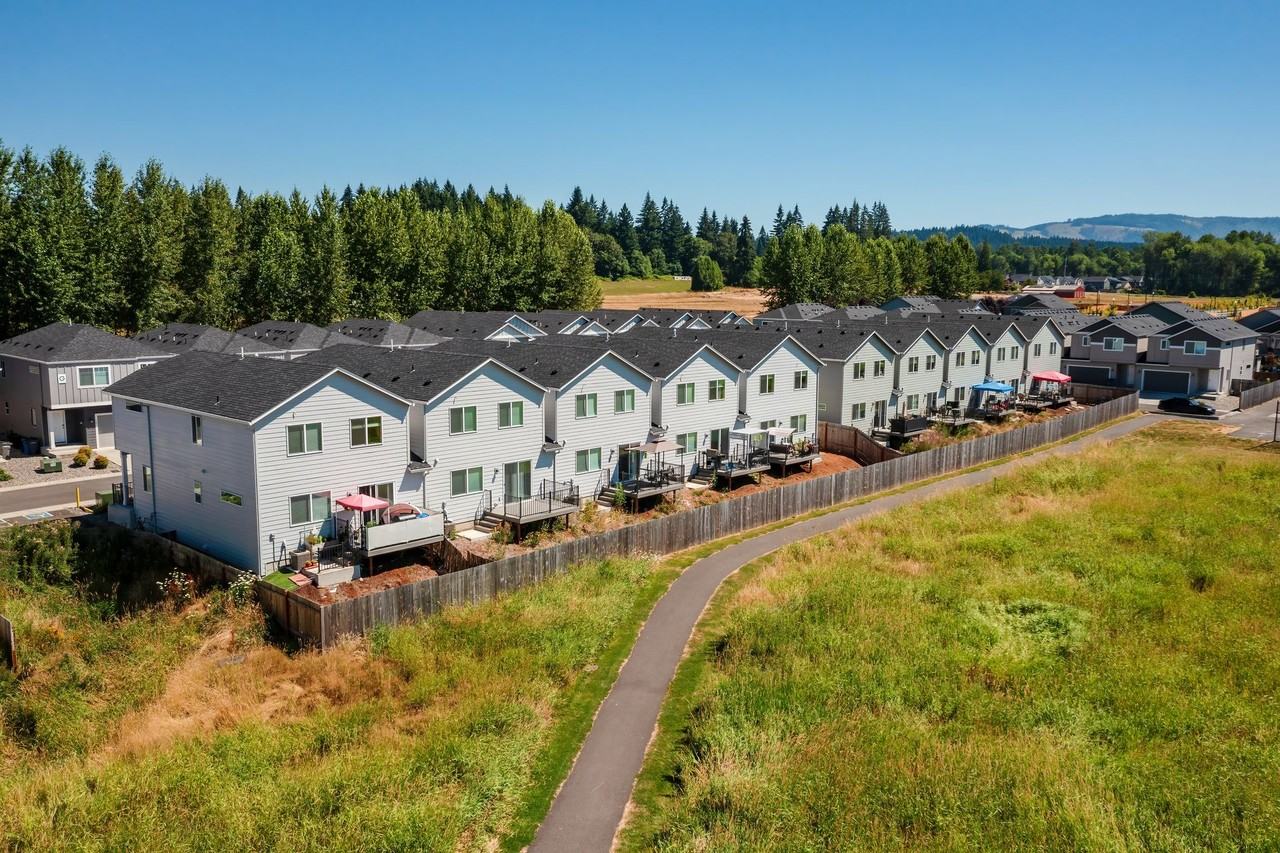 Oak Heritage Townhomes - Photo 7 of 50
