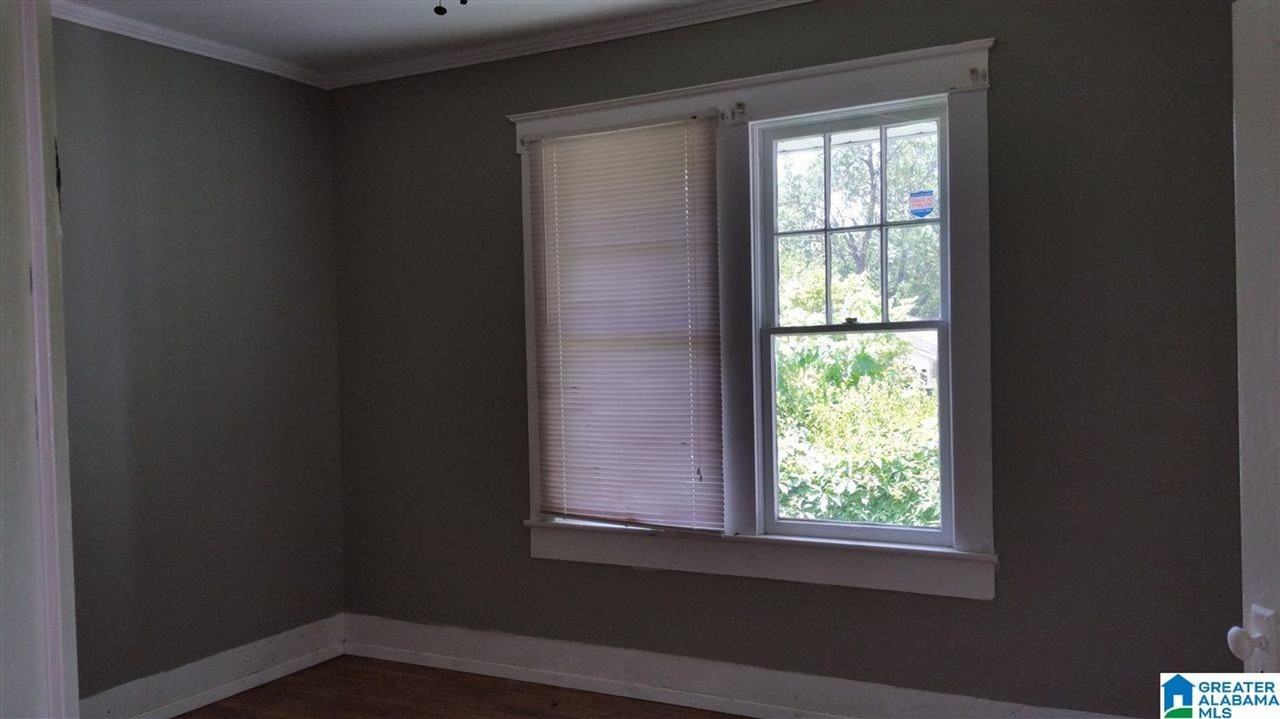 1731 Exeter Ave - Photo 3 of 6