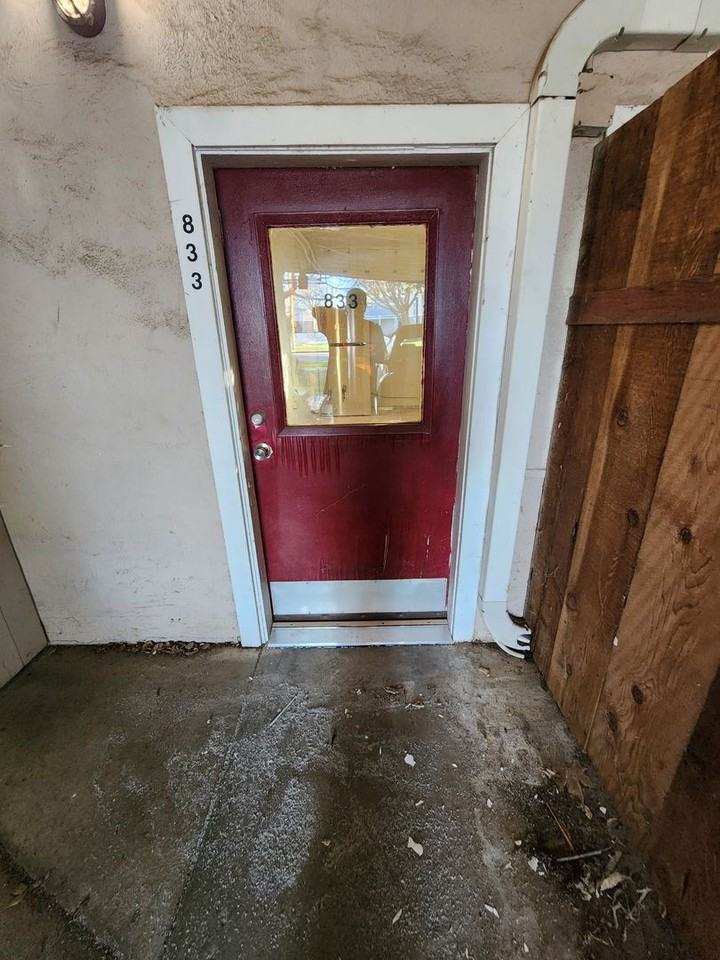 833 W 4th Ave - Photo 3 of 11