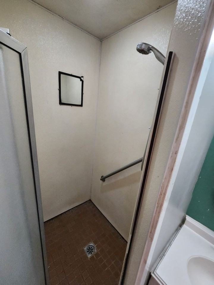 833 W 4th Ave - Photo 4 of 11