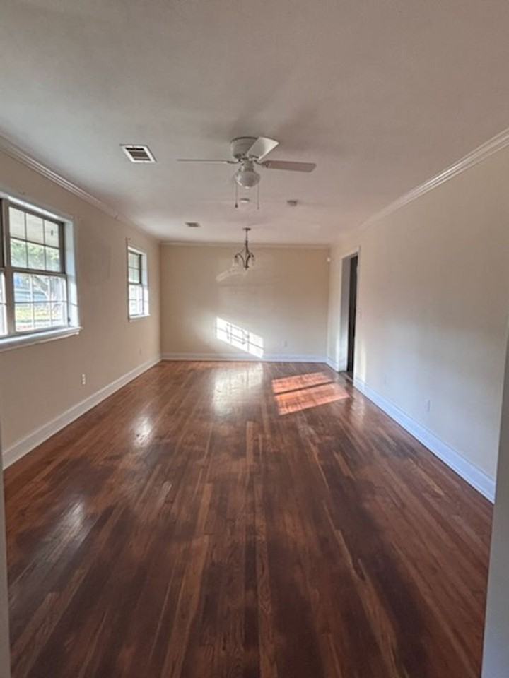 304 Catalina Cir - Photo 6 of 16