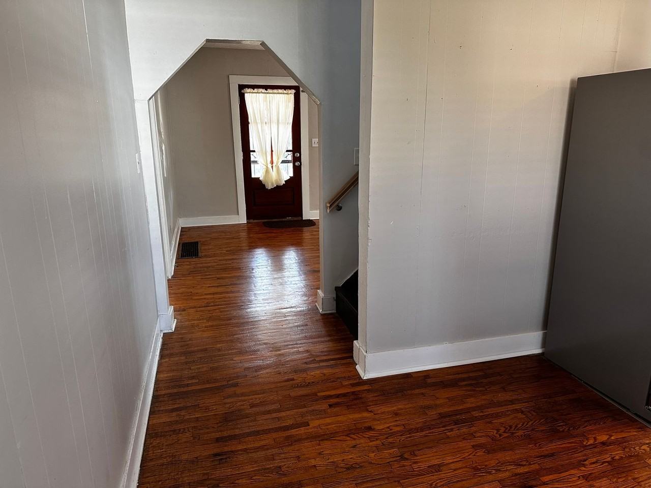 2915 Glenmeade Dr - Photo 3 of 12