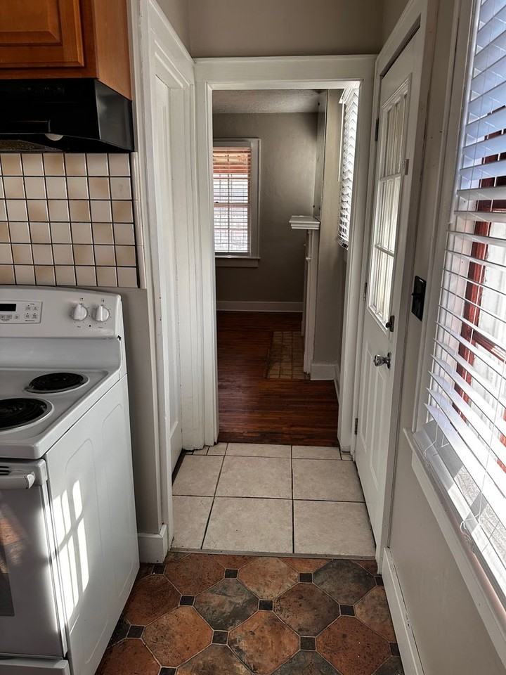 2915 Glenmeade Dr - Photo 6 of 12