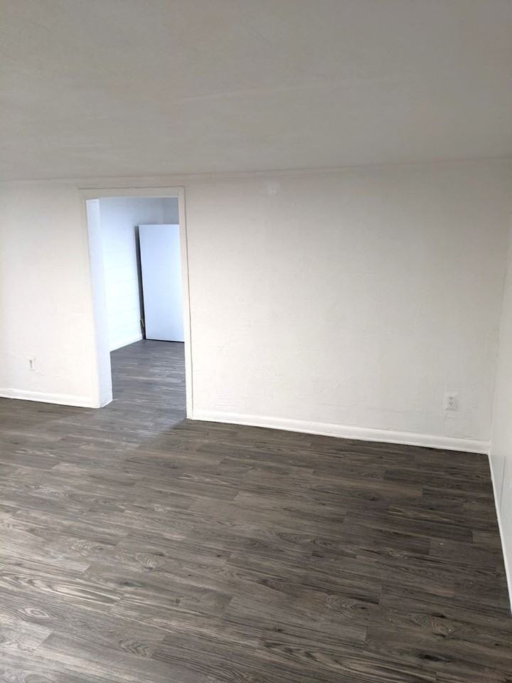 SMI Sapphire Springs, LLC - Photo 5 of 26