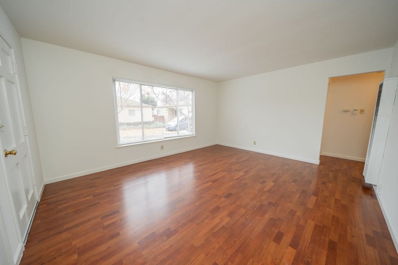 18291 Meekland Ave - Photo 2 of 21