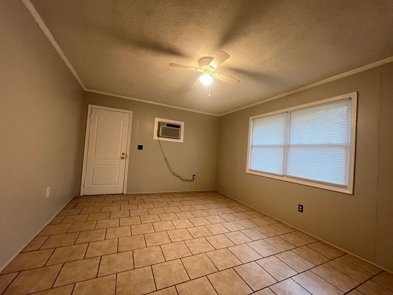 4816 S New Hope Rd Unit B - Photo 4 of 13