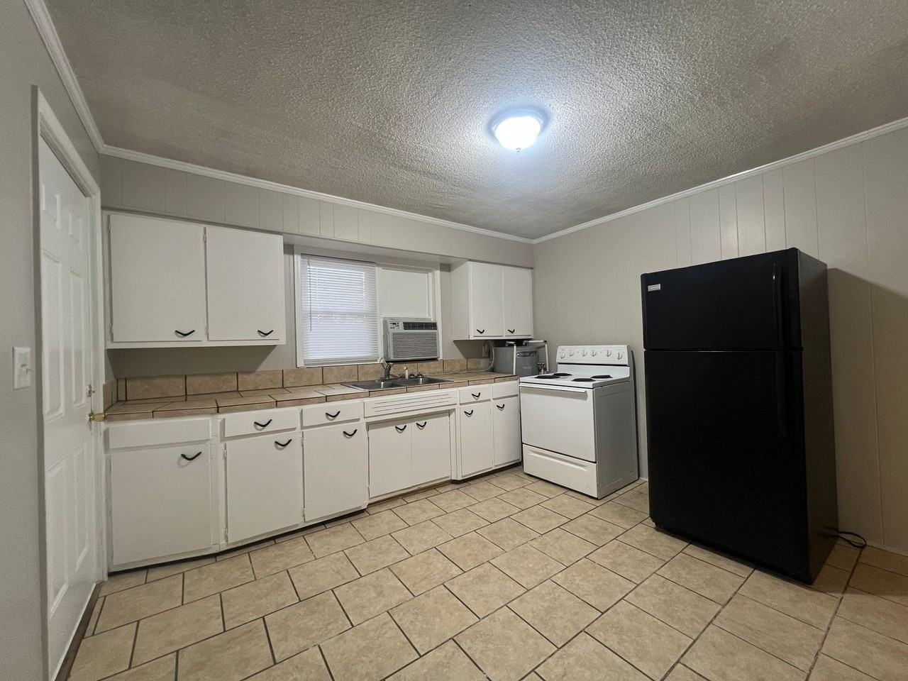 4816 S New Hope Rd Unit B - Photo 5 of 13