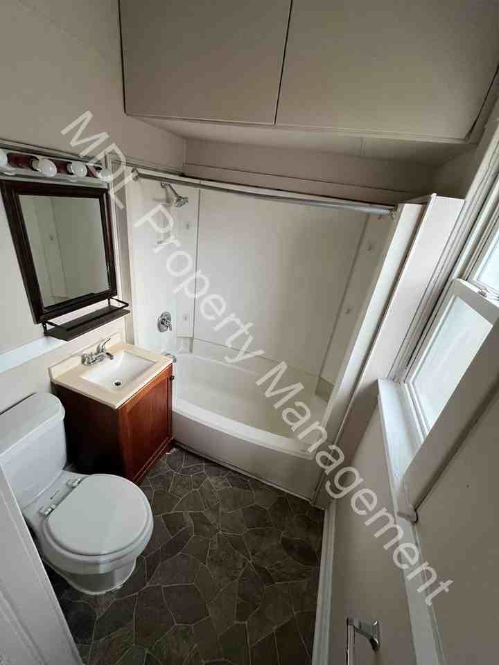 2322 Durand St - Photo 3 of 7