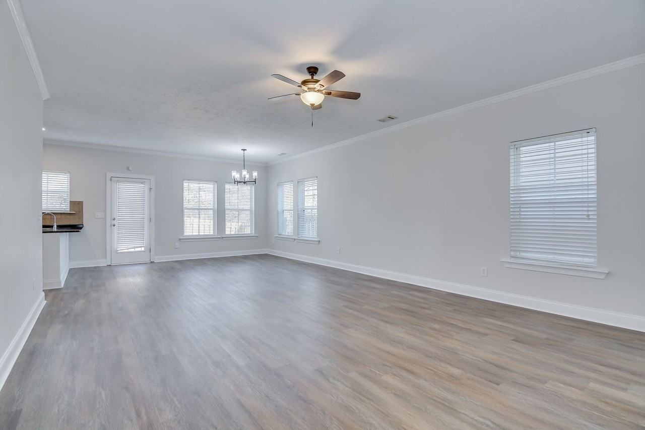 1981 Kenlock Dr - Photo 7 of 28