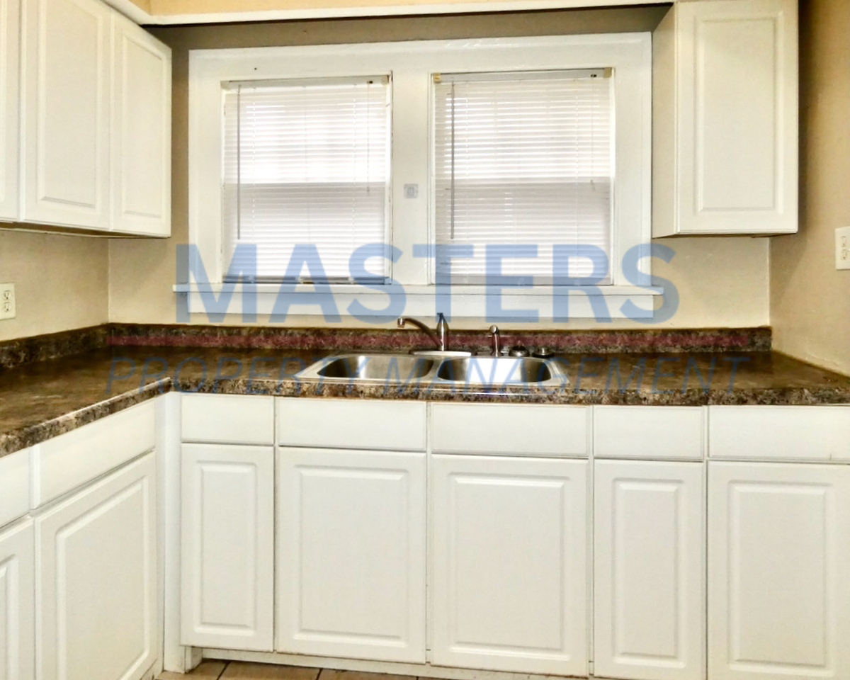 1133 Parkside Blvd - Photo 7 of 16