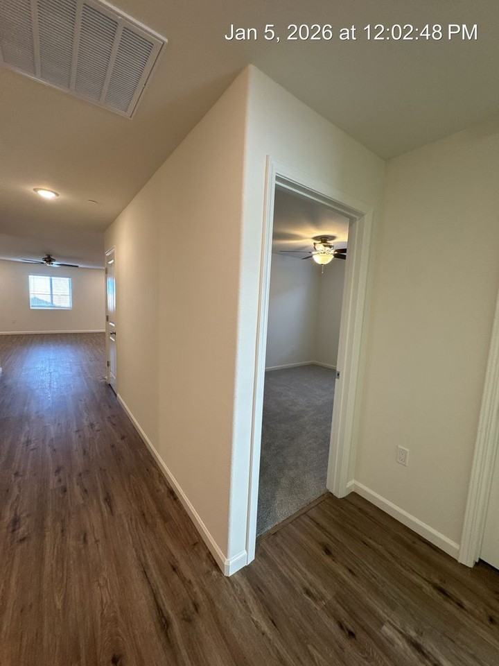 7064 W Wren Ave - Photo 5 of 40