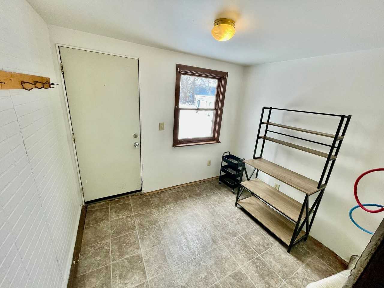 808 Oak St - Photo 7 of 15