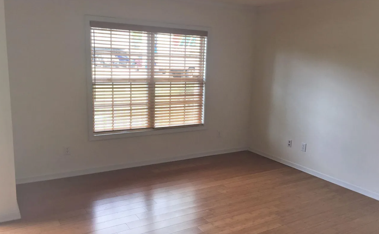 985 Farnsworth Dr - Photo 3 of 19